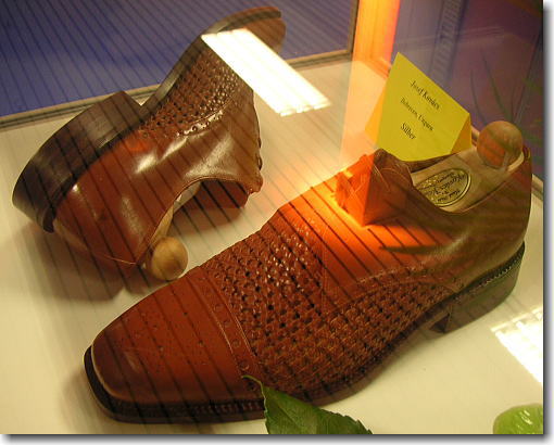 ヨージェフ・コヴァーチさん製メッシュ靴